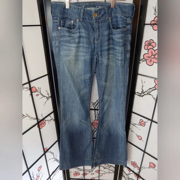 American Eagle Outfitters Boot Cut Jeans - Medium Blue Size 6 Short AE77 - Picture 1 of 14